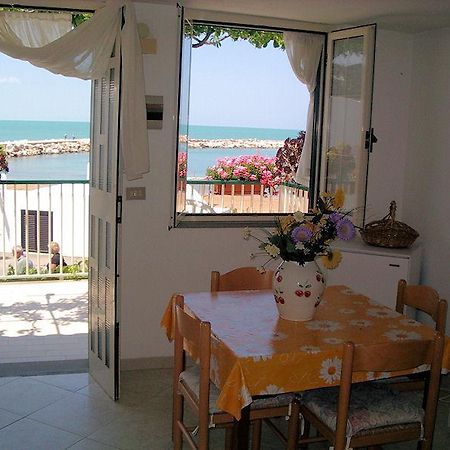 Blu Marine Casa A 10Mt Dalla Spiaggia Пешичи Екстериор снимка